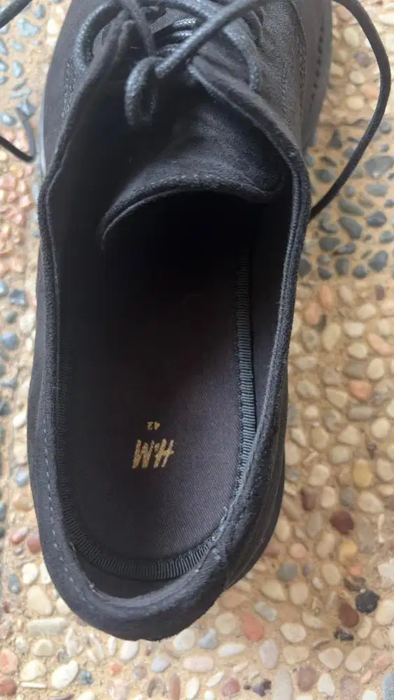 Sepatu H&M ukuran 42, baru dibeli