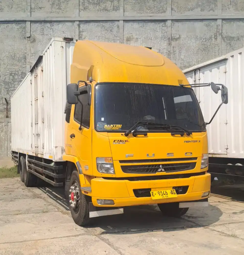 Mitsubishi fuso tronton figther FN61FL HD 6x2 box besi 8pintu 2023