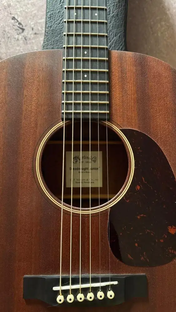 Martin Djr Solid mahogany