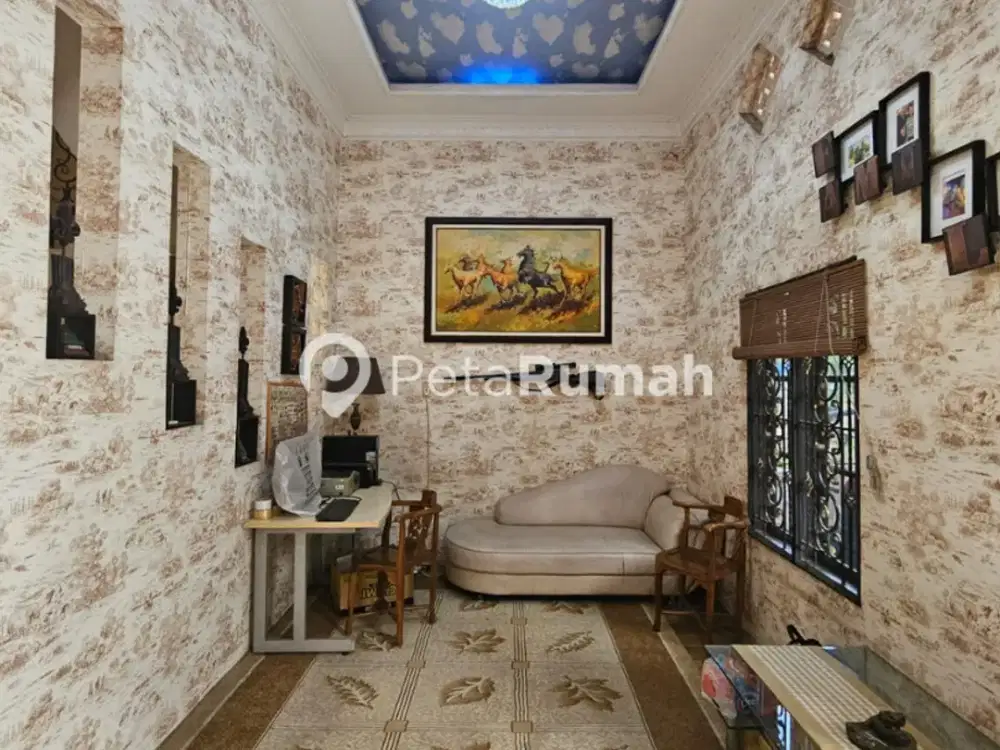 DIJUAL RUMAH SEMI VILLA JALAN CEMARA KOMPLEK CEMARA ASRI (vincent)