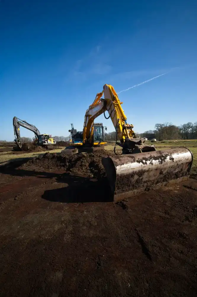 WaIes Becko Exavator PC50 Breaker Dozers Crane Dumptruck vibro