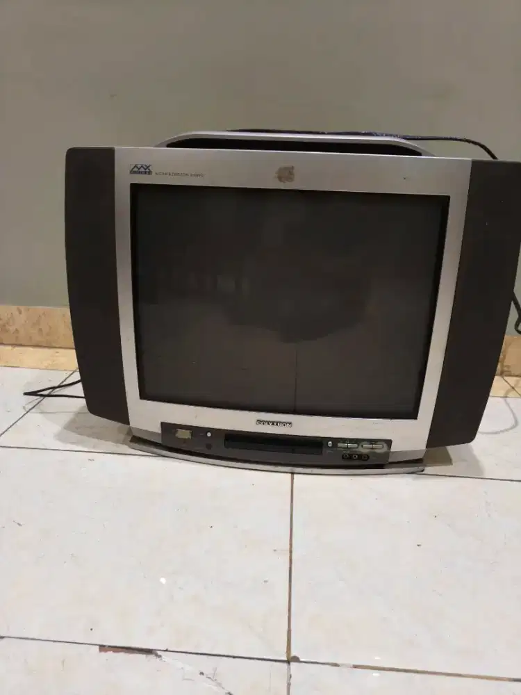 Dijual tv tabung merek polytron