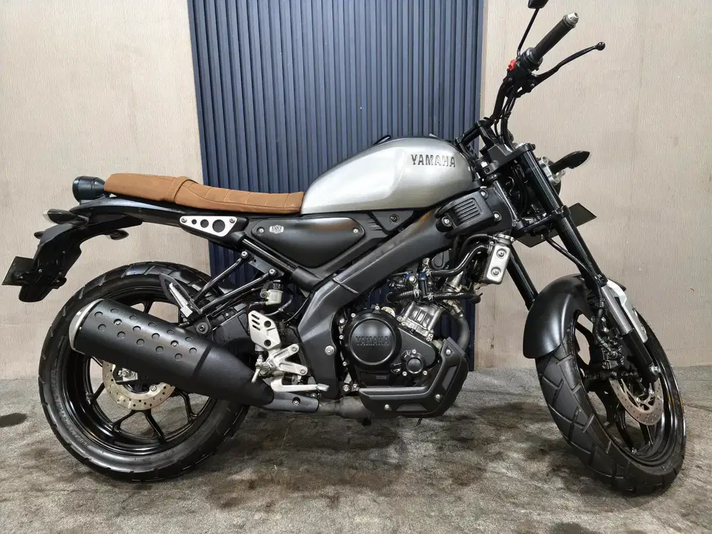 YAMAHA XSR 155 perak 2022 istimewa mulus terawat siap pakai...