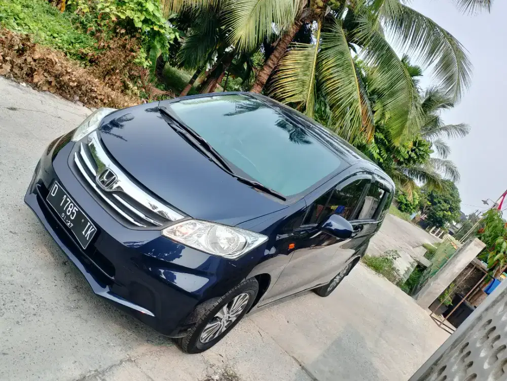 Honda freed s 1.5 AT 2012