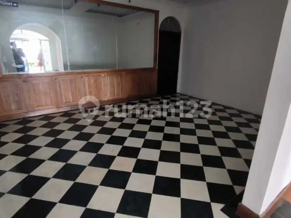 Rumah Mewah Siap Huni Tengah Kota Lokasi Mantrijeron Yogyakarta