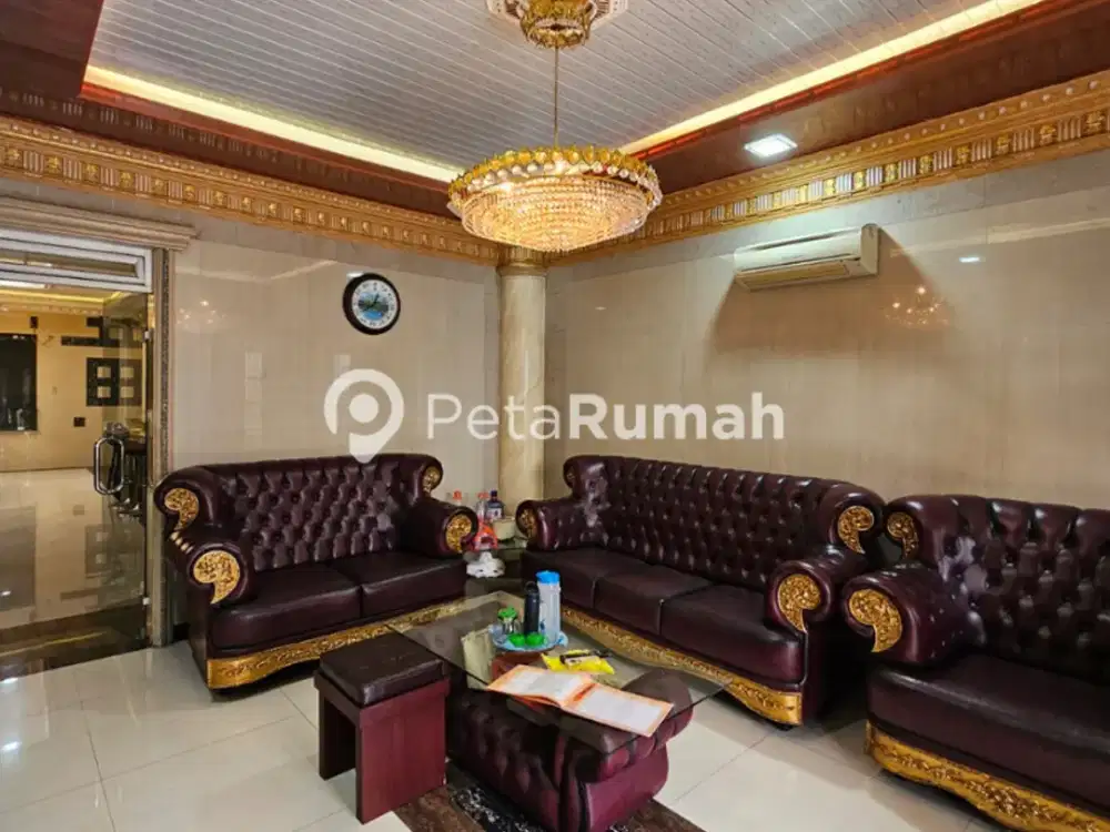 DIJUAL VILLA JALAN CEMARA KOMPLEK CEMARA ASRI (vincent)