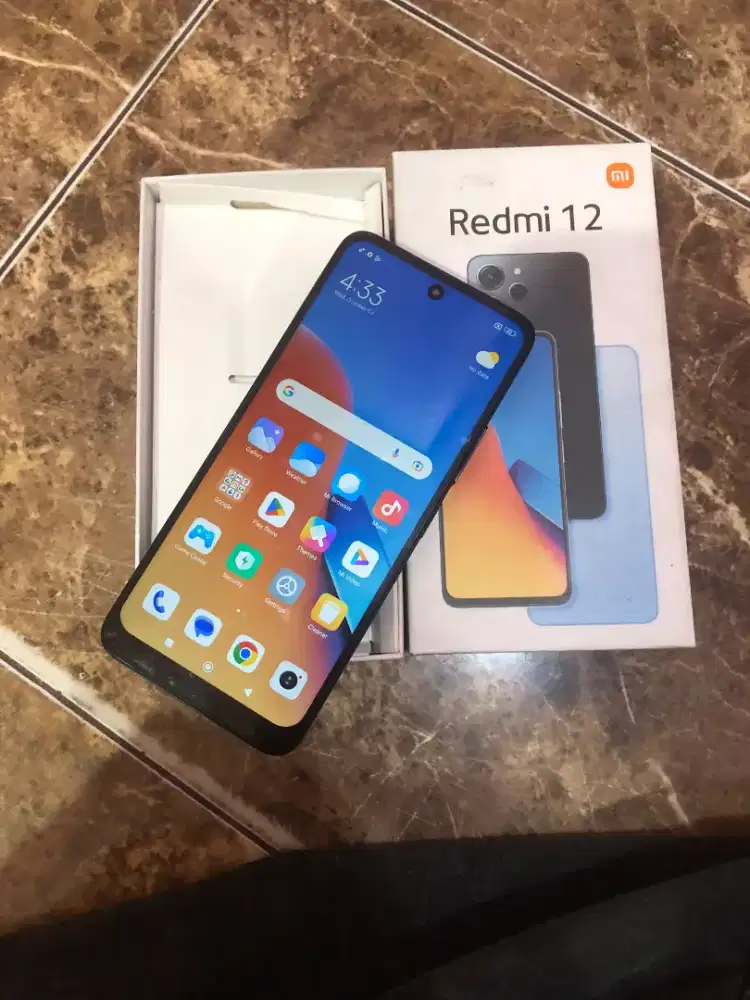 Redmi 12 8/256 hp sama dus