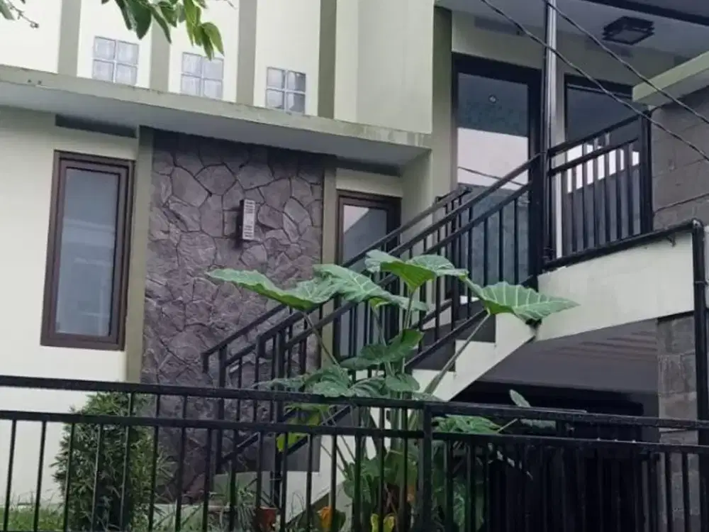 DISEWA RUMAH MEWAH DI CIGADUNG STRATEGIS KOTA BANDUNG