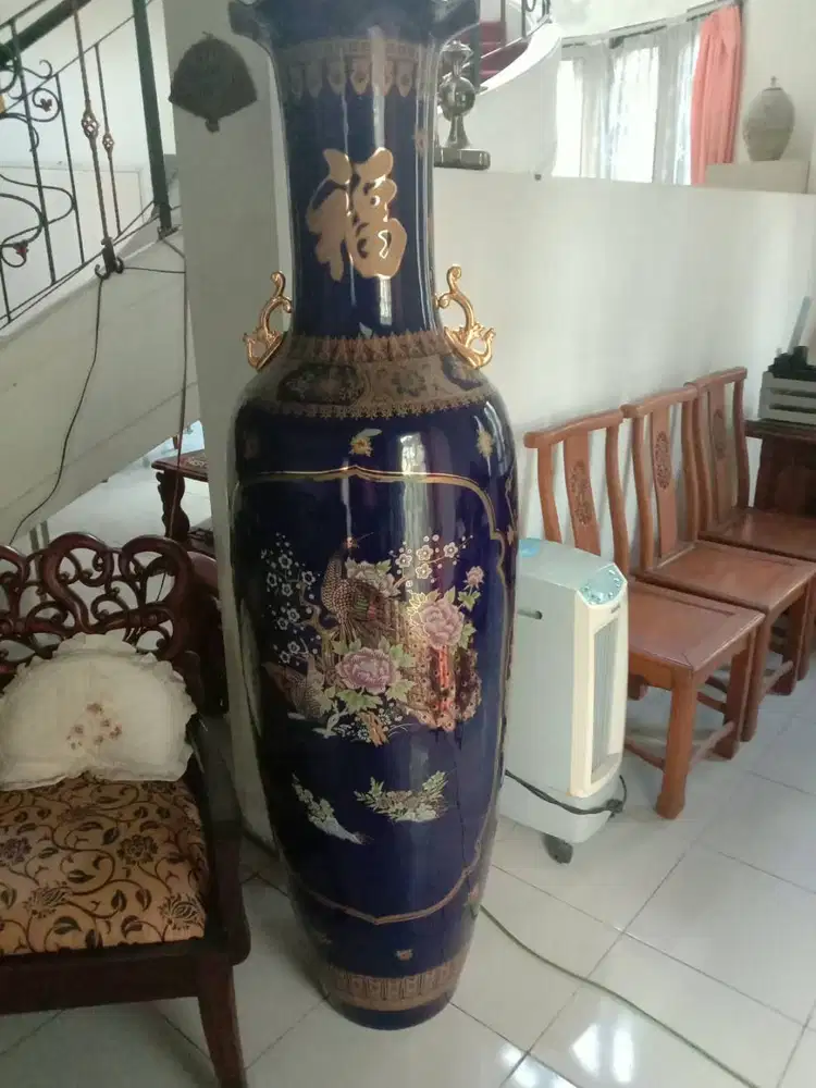 DIJUAL CEPAT : GUCI KALIMANTAN 1,8 METER 2 BUAH
