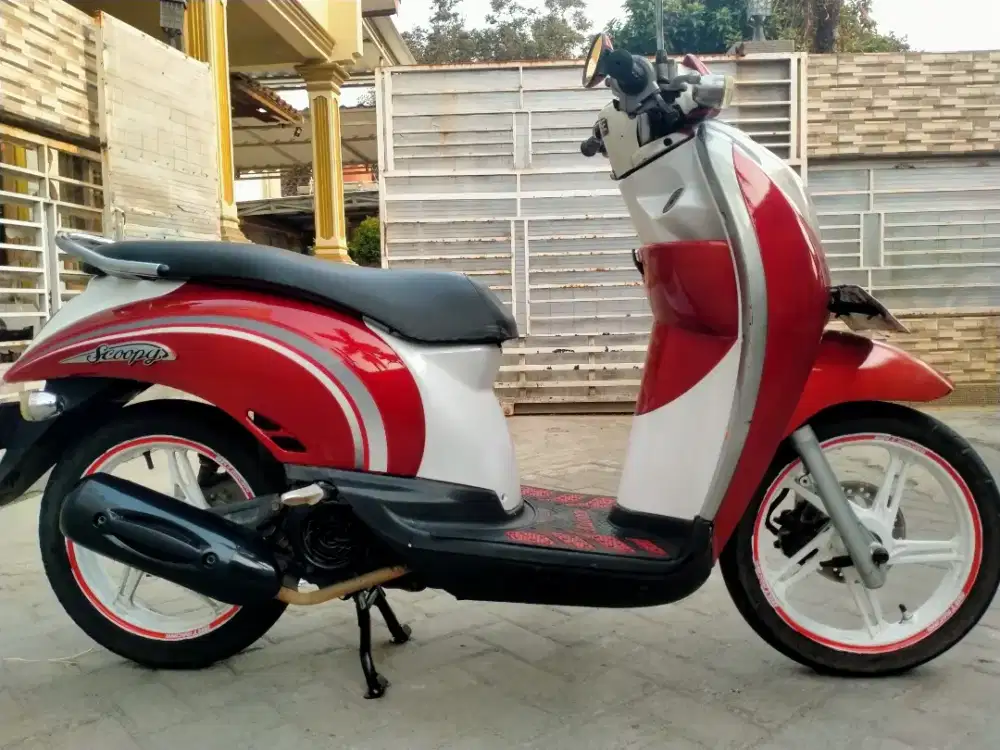 Honda Scoopy lengkap motor sehat walafiat keterangan detail dibawah