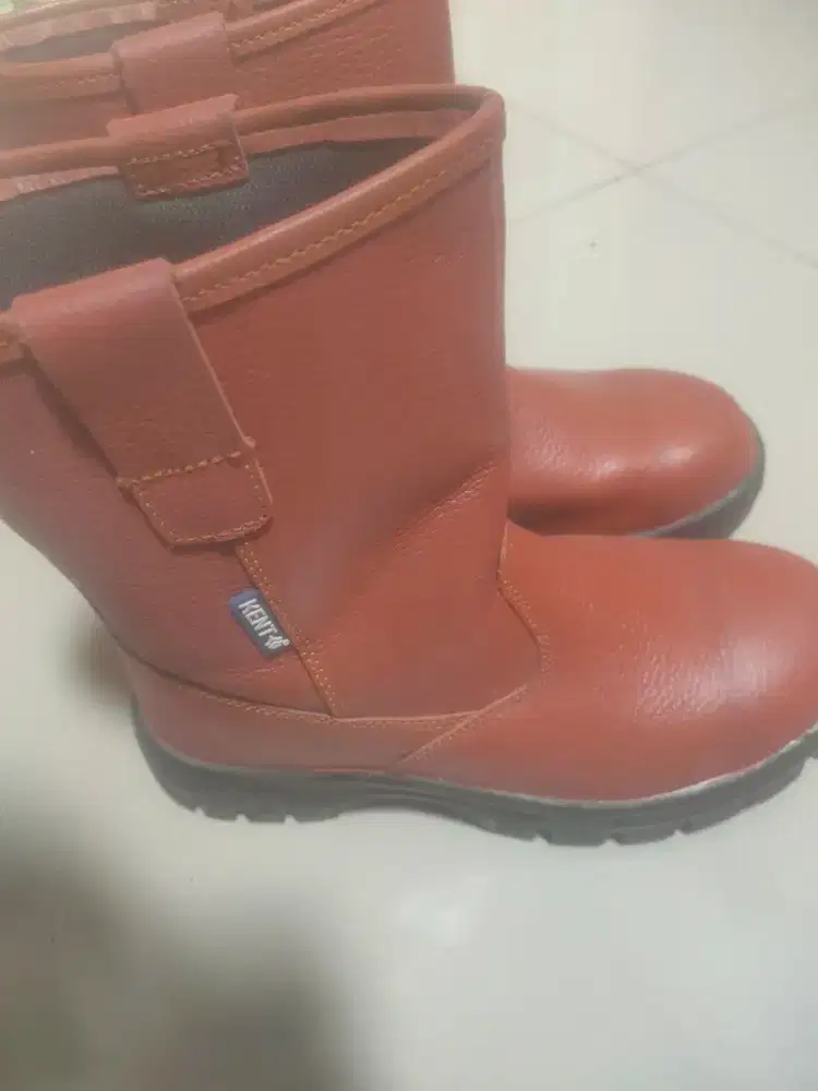 Sepatu kent Borneo