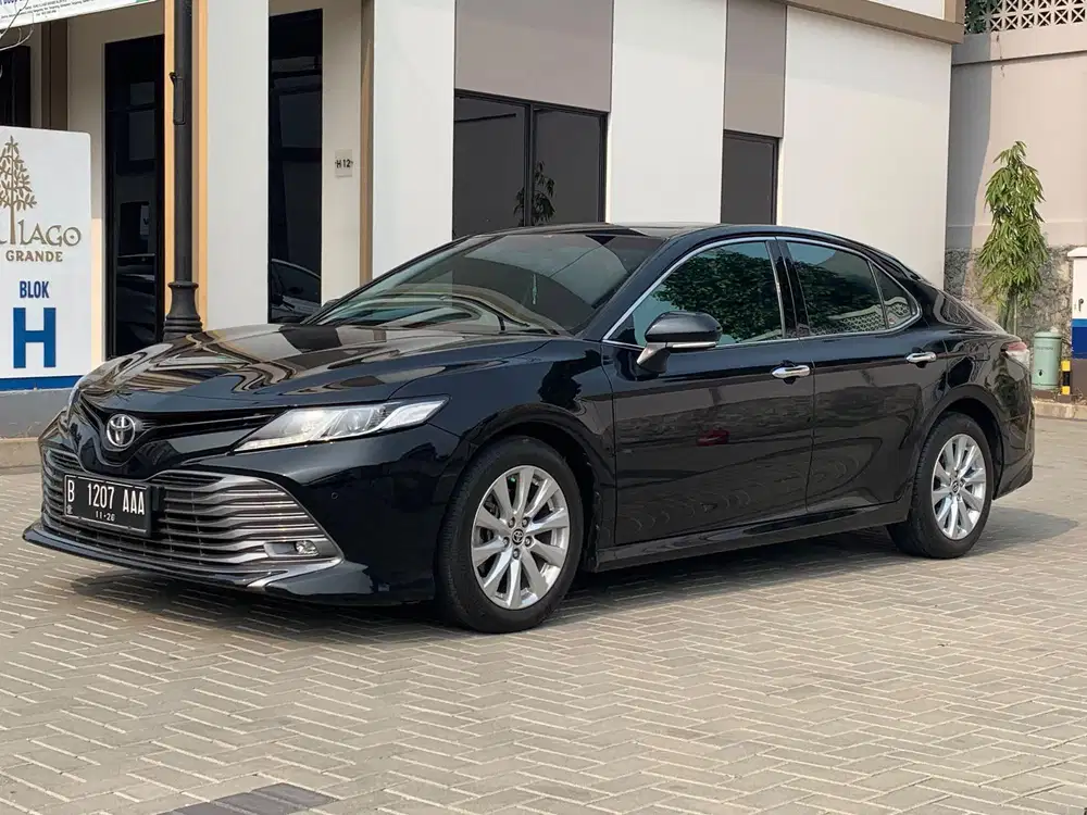Toyota Camry 2.5 V AT 2021