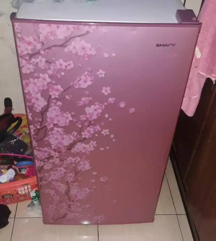 kulkas sharp 1 pintu pink bunga cantik dingin beku normal banget