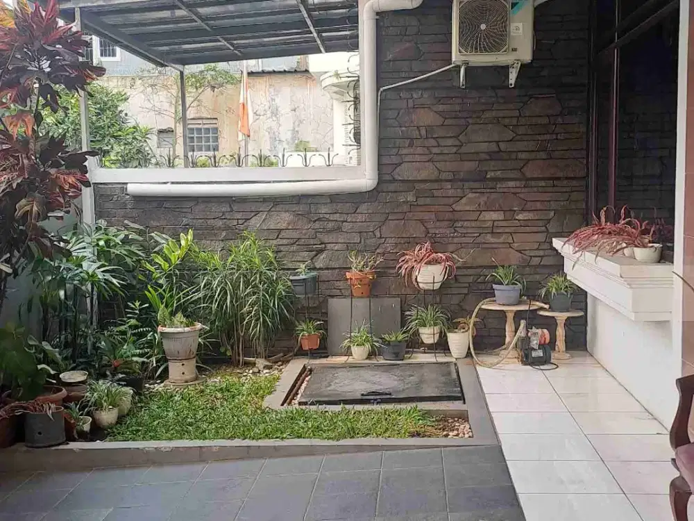 Rumah Siap Huni di Kembar dekat Sriwijaya sayap BKR, Buah Batu