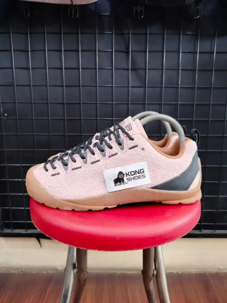SEPATU KEEN JASPER SUEDE PINK GU.M