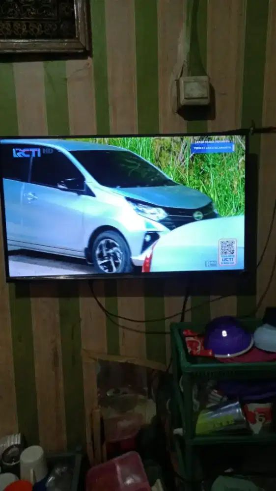 televisi bekas normal