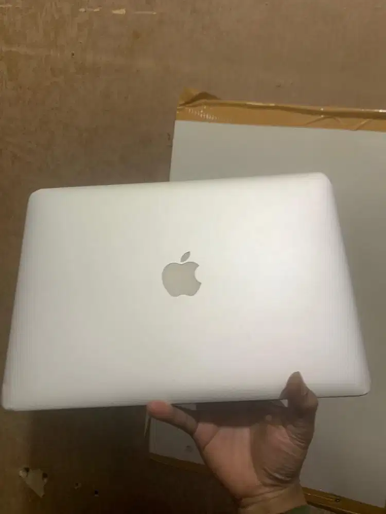 Macbook Air 13inch 2012 core i5