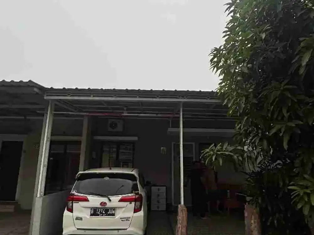 dijual rumah di grand Batavia