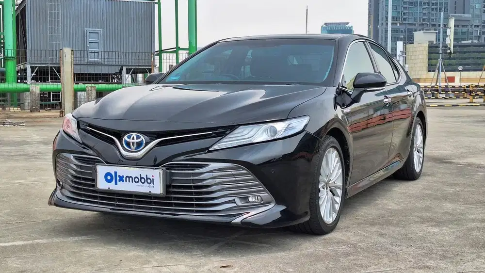 Pajak Panjang - Toyota Camry 2.5 Hybrid-AT 2019
