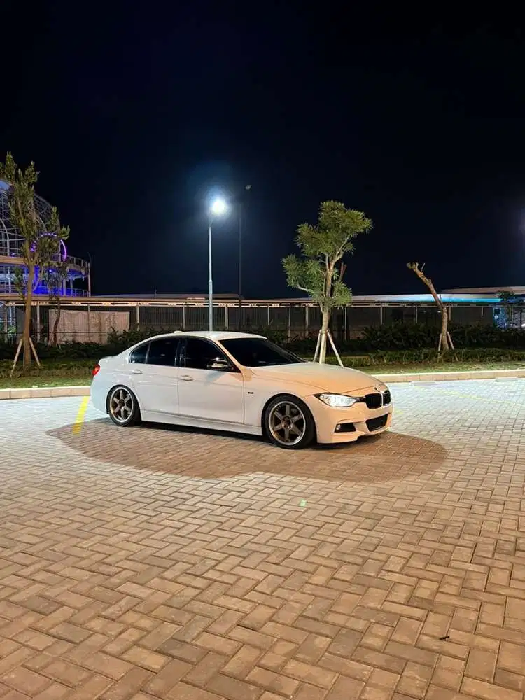 BMW 320i 2013 Bensin