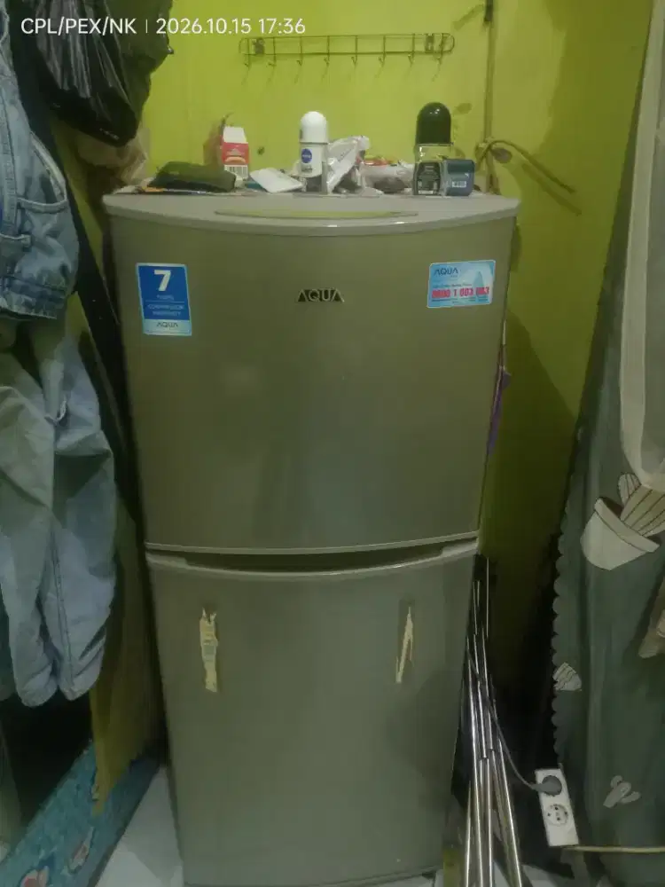 Kulkas Aqua 2 pintu kondisi masih bagus tangan 1