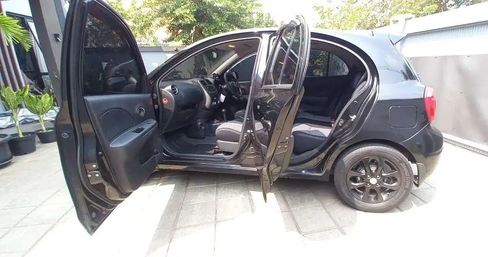 Nissan March 2015 Bensin