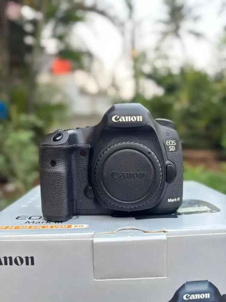 Canon Eos 5D Mark III mulus Sc rendah fullset