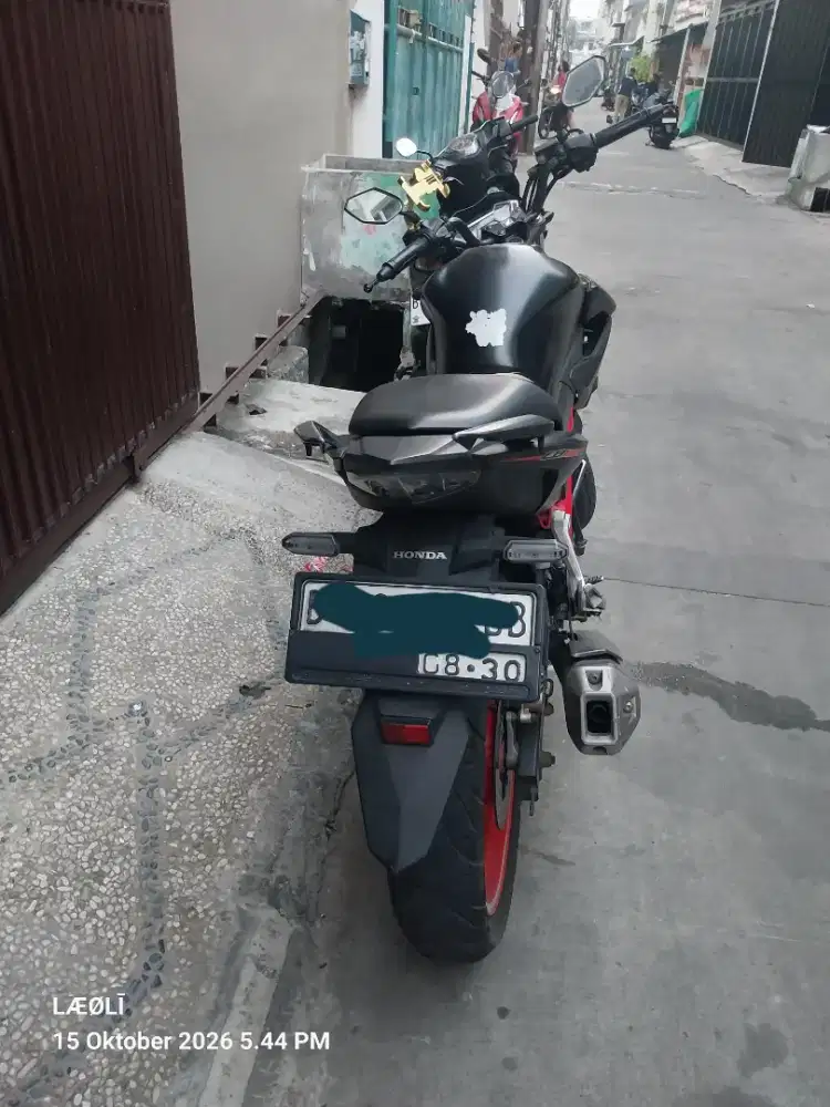 Honda cb150r streetfire