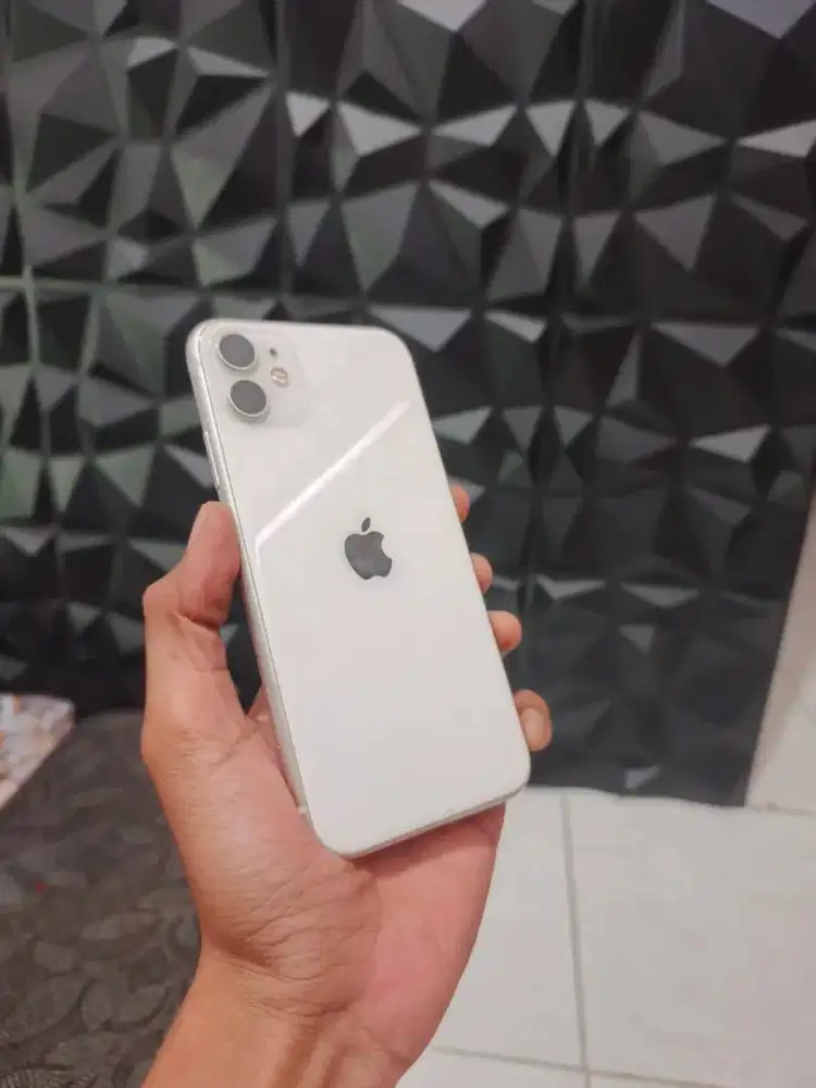Iphone 11-64 IBOK