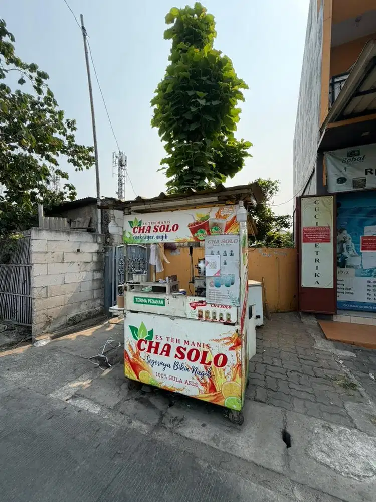 DICARI KARIAWAN ES TEH PEREMPUAN