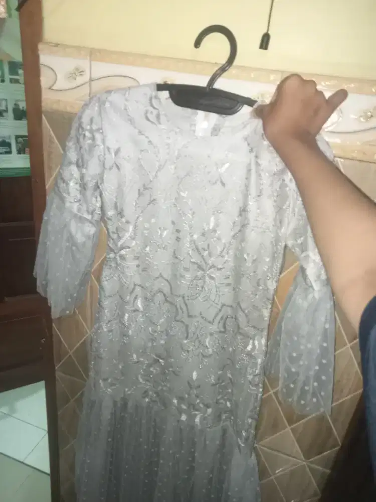 baju busana muslim biasa di buat jalan jalan dan acaran manten bagus