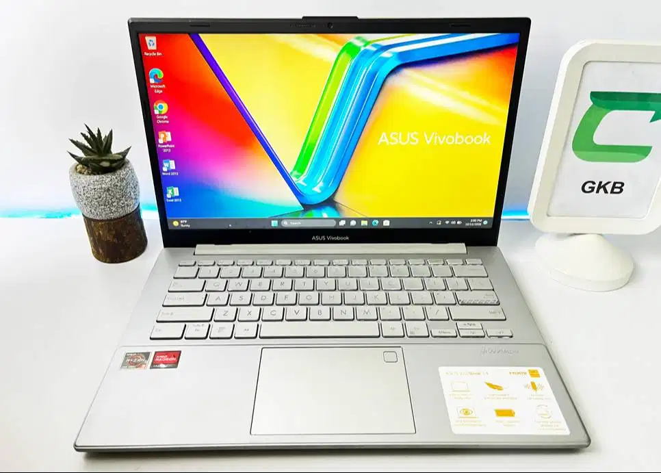 Laptop Asus VivoBook gen baru Ryzen 3 7320U Ram 8gb Ssd 512gb backligh