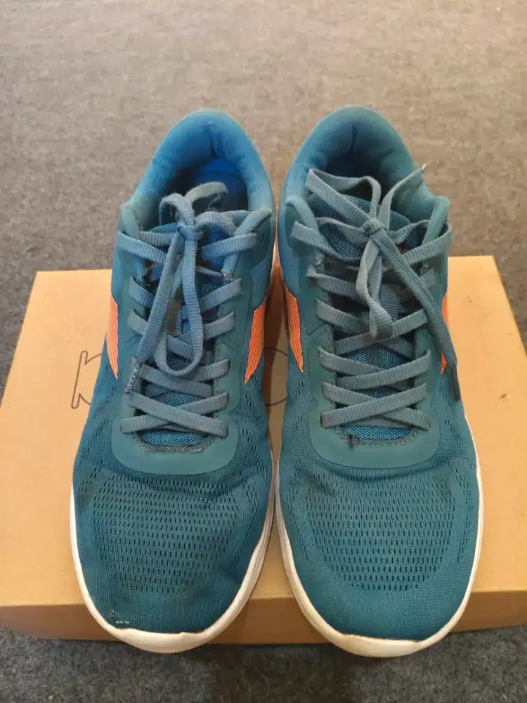 Sepatu Diadora Uk.43