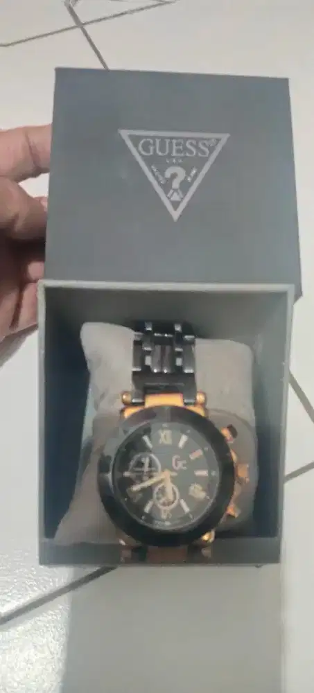Guess  asli buat colector penampilan kreen