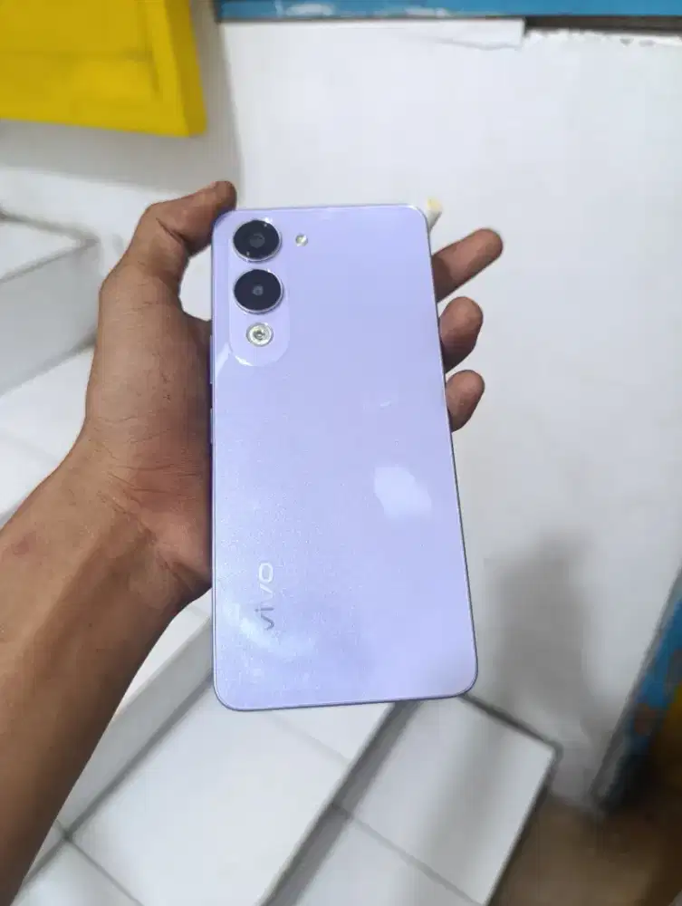 SECOND LIKE NEW VIVO Y04 4+4/64 HP+CASAN