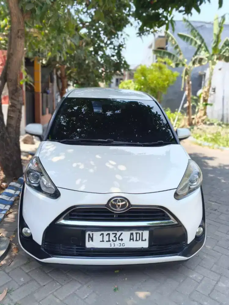 TOYOTA SIENTA 1.5 G M/T 2016 BISA KREDIT