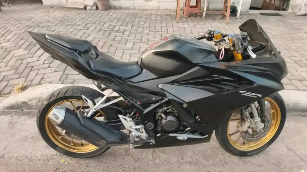 JUAL CEPAT CBR 150R