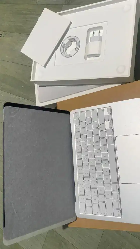 Macbook Neo 8/256 Buka Segel Aja.