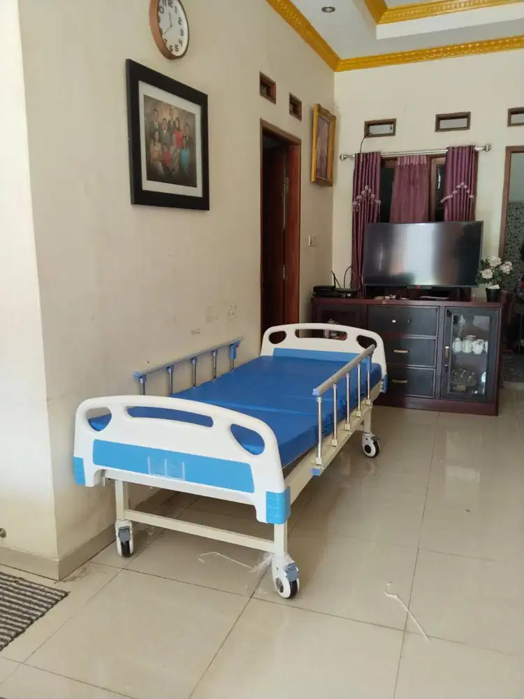 Tempat tidur pasien