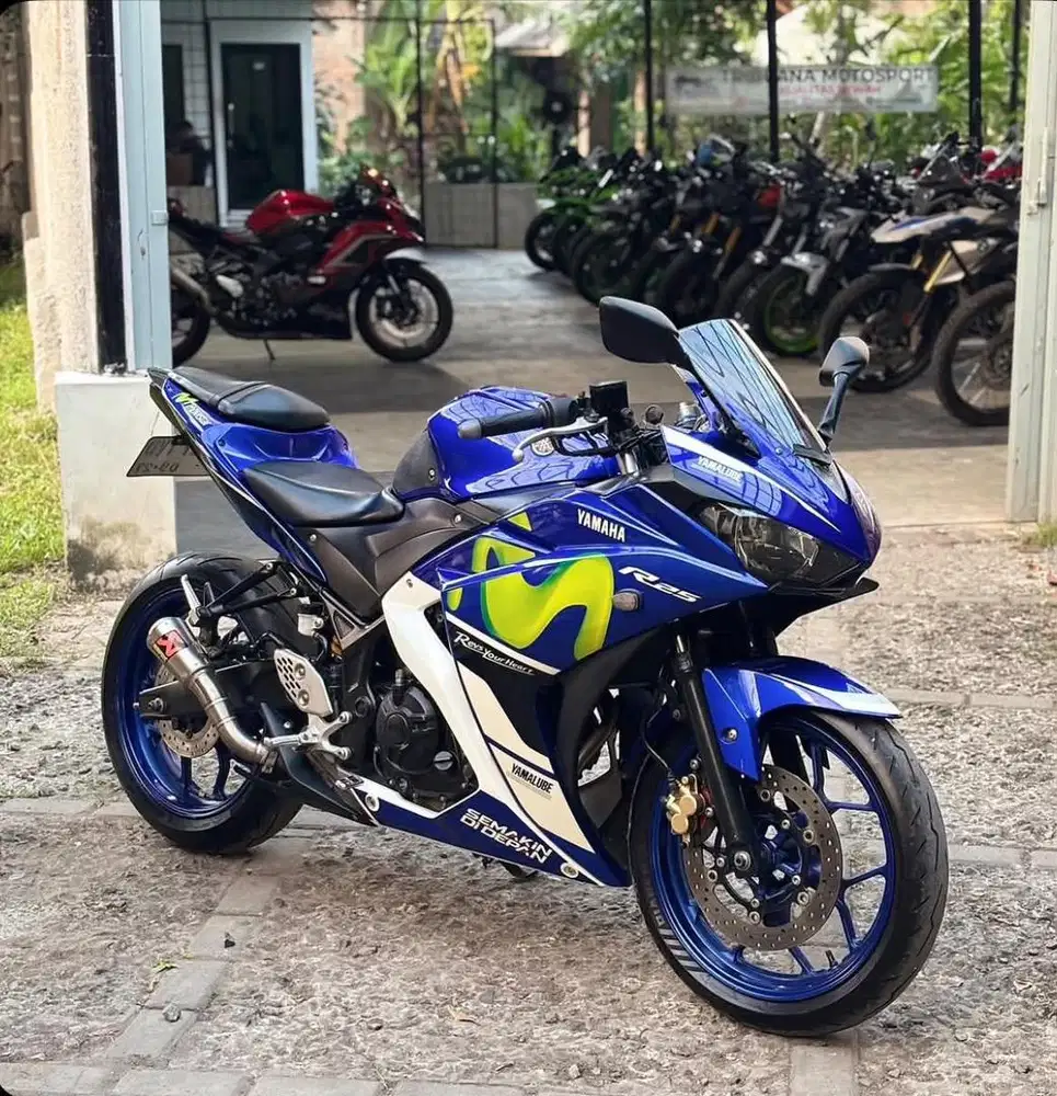 YAMAHA R25 MOVISTAR 2016