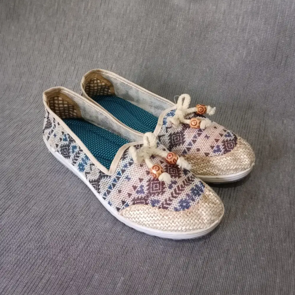 Flatshoes etnic size 38