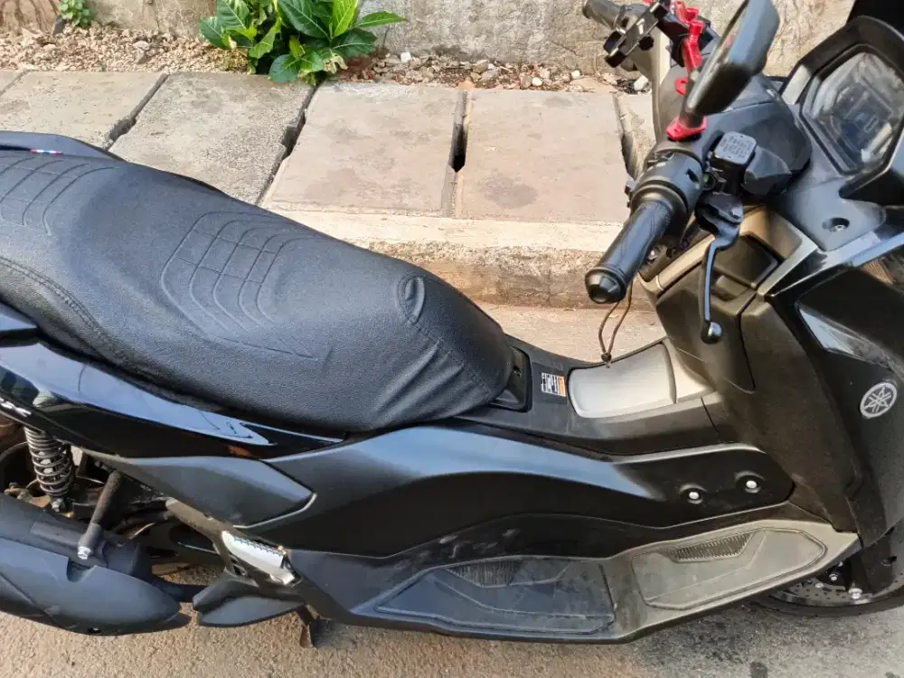 Nmax neo s kunci manual hitam
