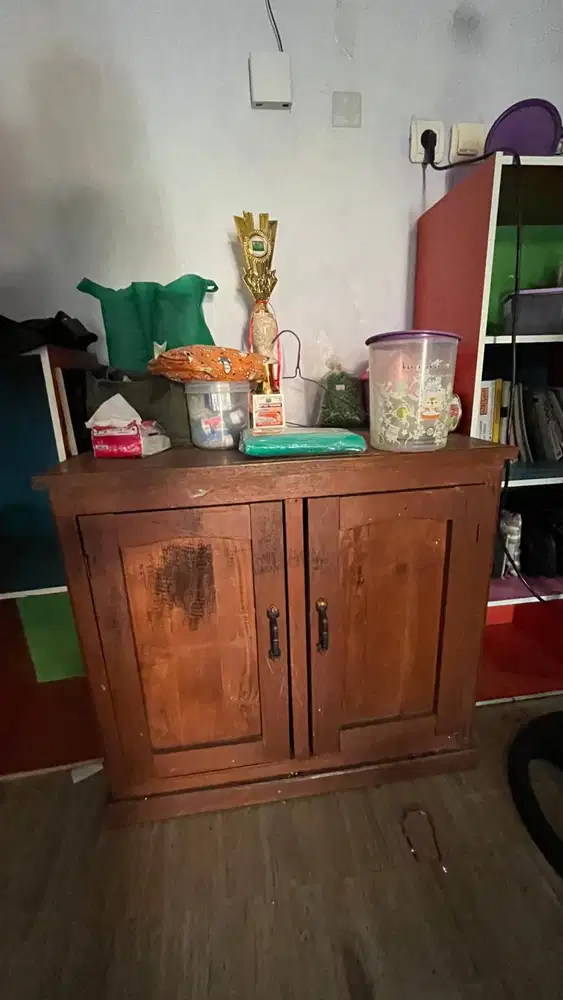 Meja TV dari kayu