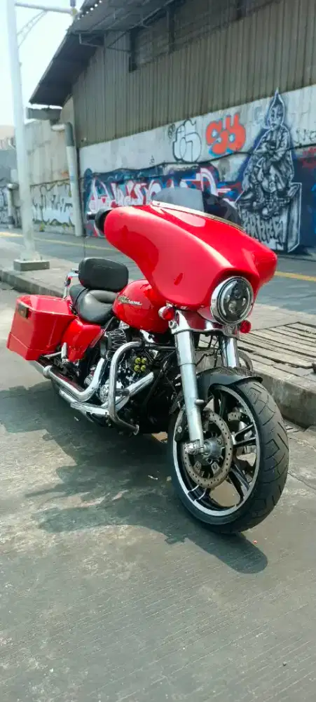 Harley Street Glide 2010 ( paper)
