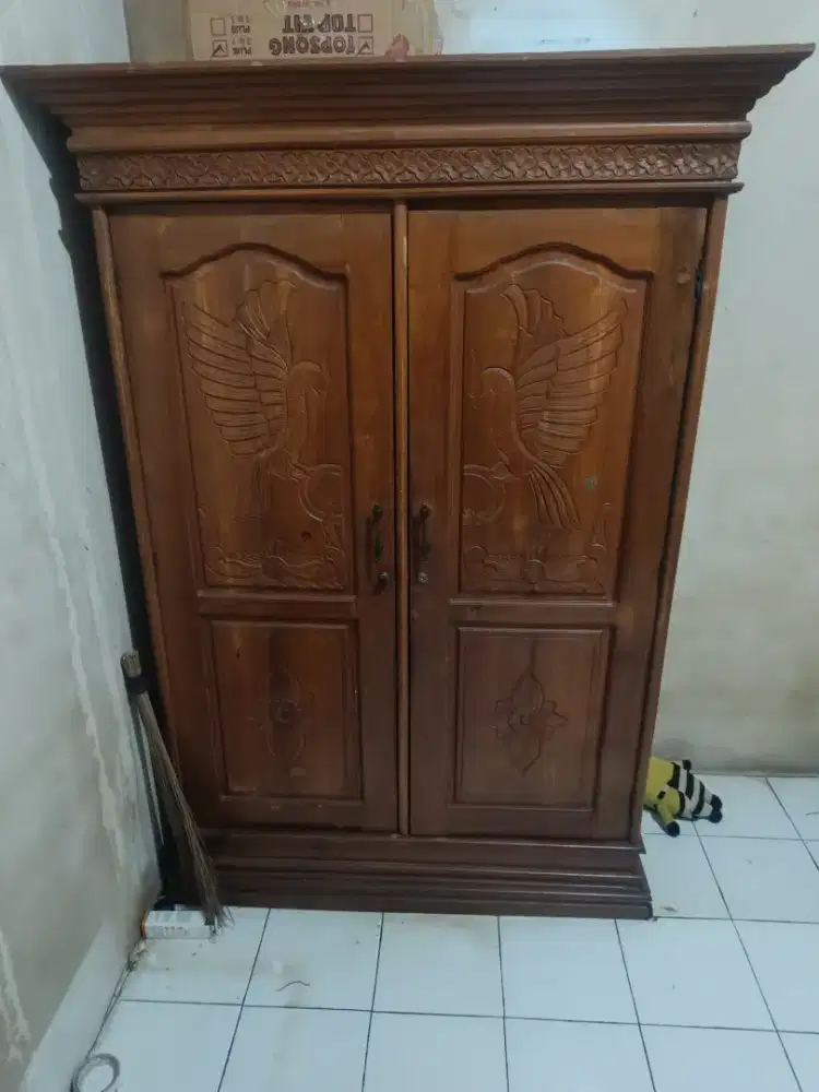Dijual lemari 2 pintu