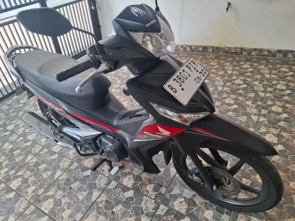 Pajak 6/2027 DKI km43rb, honda supra X 125 R CW DD charger 2020 mulus.