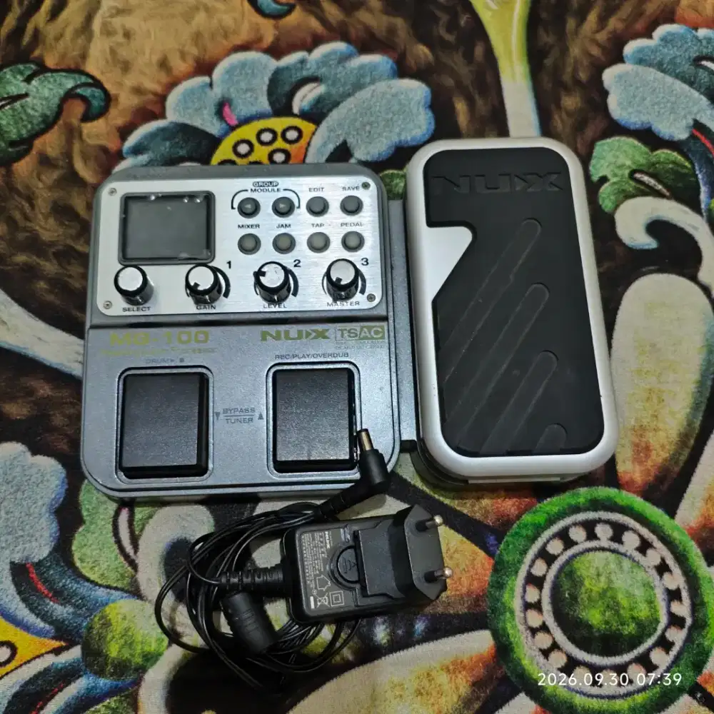 Efek gitar NUX MG100