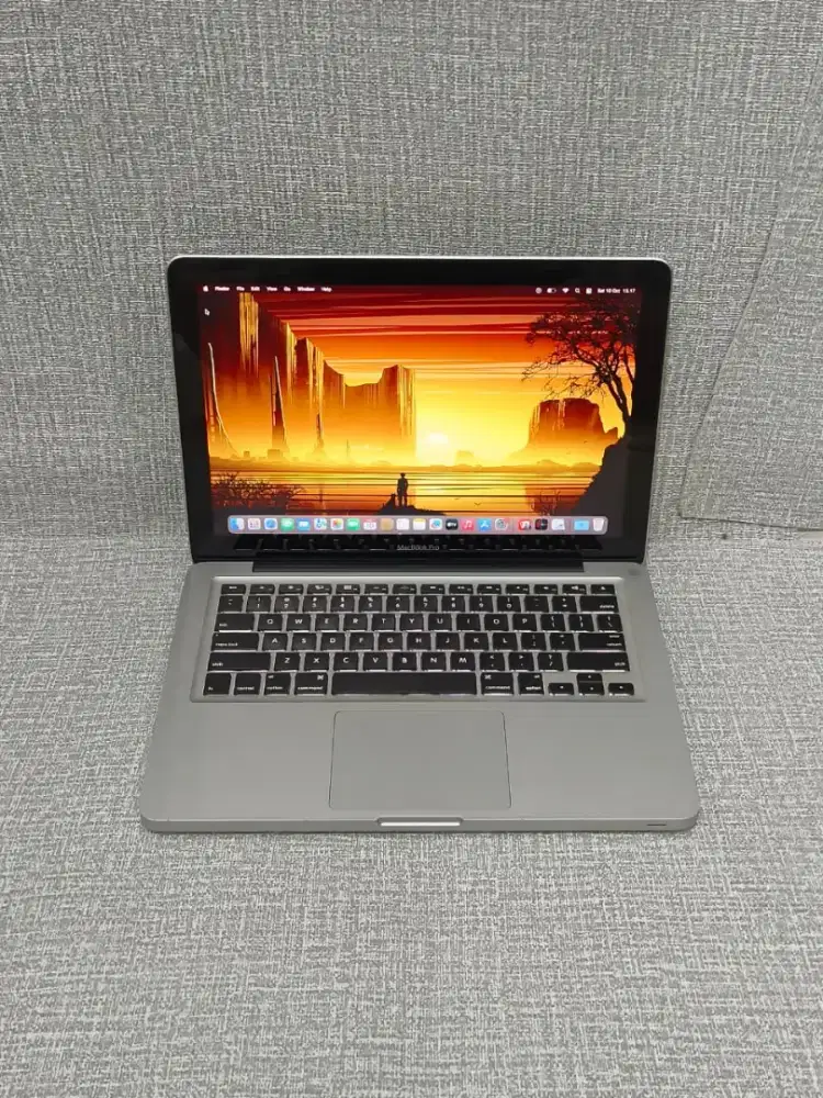 MacBook Pro 13-in,2012
Keyboard Nyala
Intel Core i5
Ram 8GB
SSD 256GB