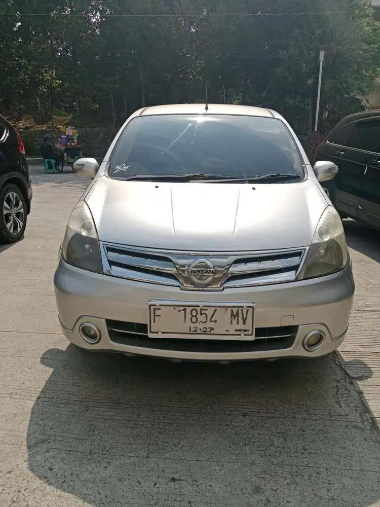 Nissan Grand livina 2012 Bensin