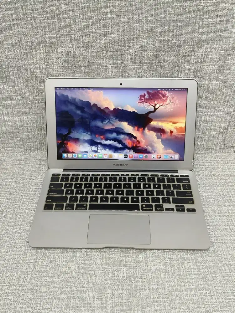 MacBook Air 11-inch, 2014
Keyboard Nyala Core i5
Ram 4 GB
SSD 128 GB